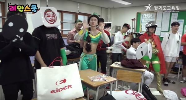 韓國高中生惡搞畢業照成網絡熱話 低成本演繹卡通／電影角色！