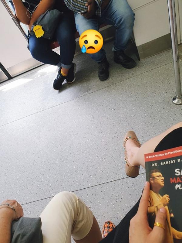 新加坡網民分享華裔老婦示意印度裔建築工人離開不願坐身旁 女士主動讓座予印度男獲網民大讚！