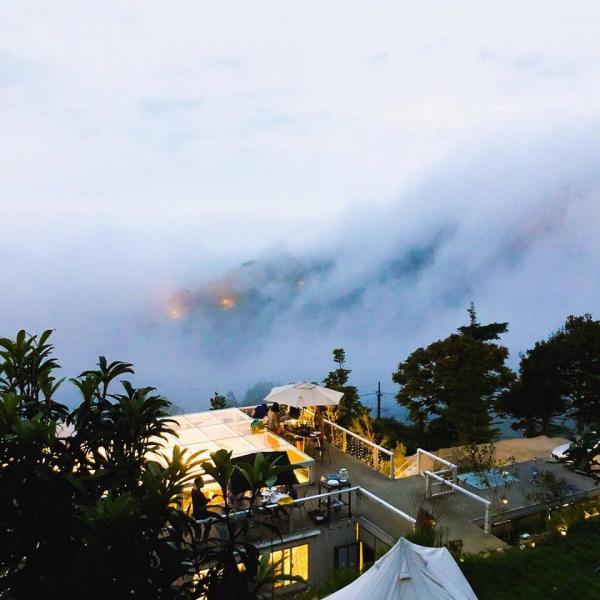 台灣山頂秘境「藏寶莊園」 雲海上的天空之鏡！
