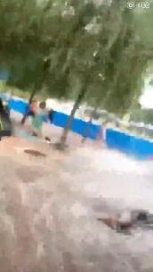 中國水上樂園人造浪池釀意外 驚捲巨浪變「海嘯」44人受傷