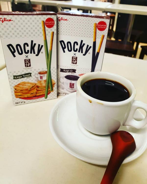 熱賣手信！新加坡限定聯乘「亞坤」百力滋新上架 咖央多士/南洋咖啡口味