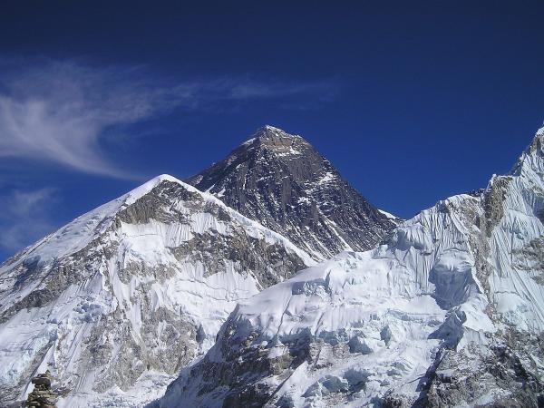 尼泊爾政府頒布攀聖母峰新規定 需曾攀登6,500米以上高峰才可登山