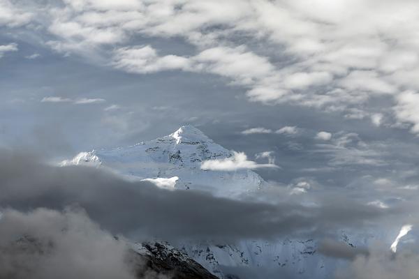 尼泊爾政府頒布攀聖母峰新規定 需曾攀登6,500米以上高峰才可登山
