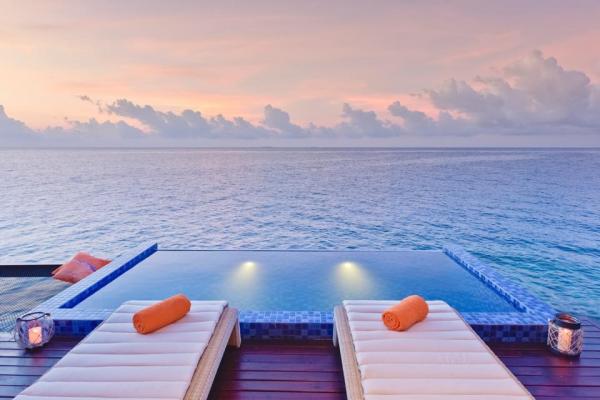 聽著海浪聲進入夢鄉！ 馬爾代夫海上吊床酒店