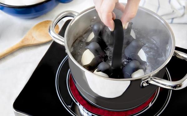 6隻企鵝幫你煮蛋！ 日本Twitter近期大熱可愛實用企鵝盛蛋器