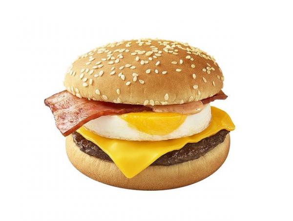 日本麥當勞秋天限定 煙肉蛋月見漢堡、月見紅豆麻糬批登場！