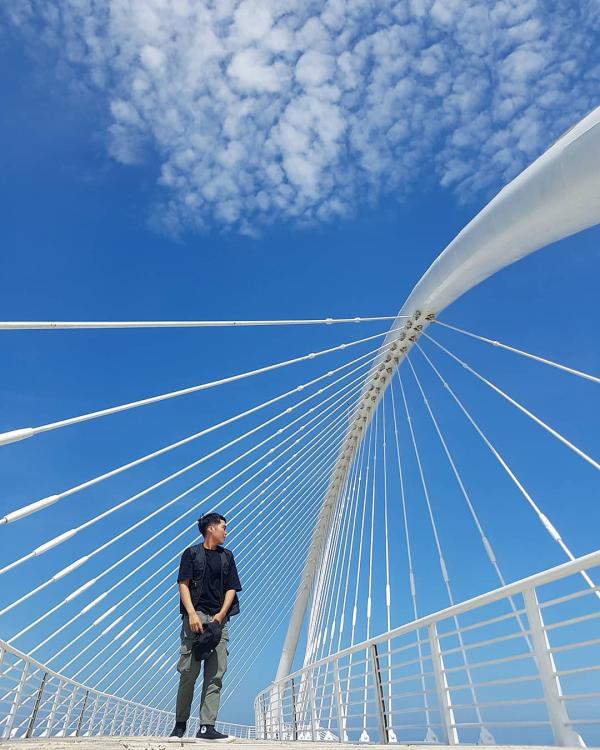 台灣絕美打卡新熱點 豎琴天橋的美麗弧線！