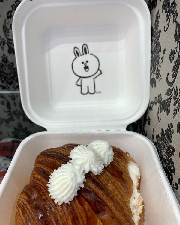 韓國LINE FRIENDS聯乘咖啡店 超精美包裝忌廉牛角包！
