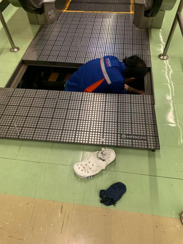 泰國機場扶手電梯疑欠維修 緊吸旅客膠鞋險絞爛腳