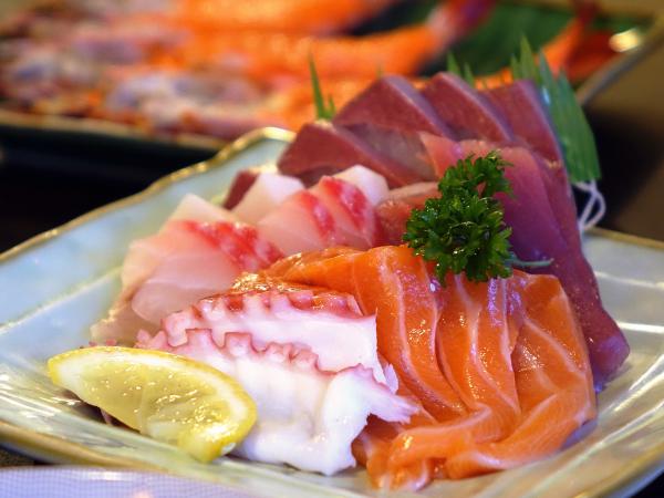 呼籲客人珍惜食物？ 日本壽司店放魚隻遺照供客人邊食邊睇