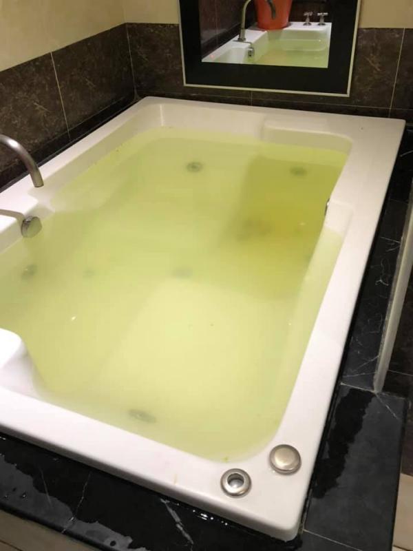 台灣酒店職員揭無品住客 浴缸內大小便滿水變黃綠色