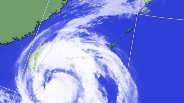 颱風米娜逼近日本 沖繩、北九州、西日本地區將有強風暴雨