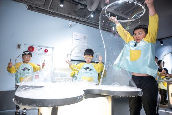 台北奧森兒童博物館 體驗空中滑索/平衡艇/親手製作紙火箭