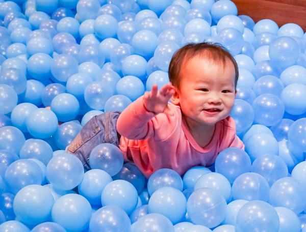 台北英倫風幼兒親子餐廳 150米波波池/室內水池/36款小遊戲