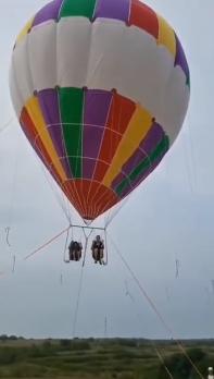 內地遊樂場氫氣球突斷繩 母子乘客由空中墜地死亡