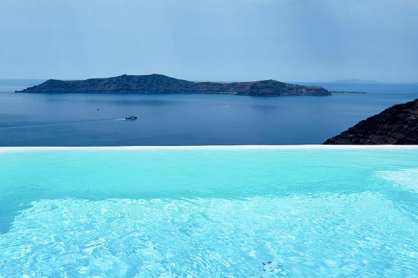 希臘無邊際泳池別墅酒店 飽覽火山島景觀/一望無際地中海景色