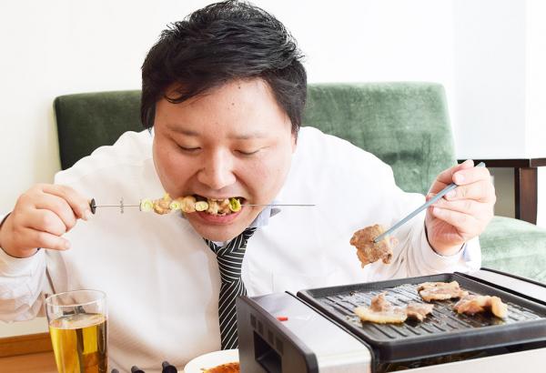 一個人都可以BBQ？！ 日本推出獨毒「一人烤肉機」