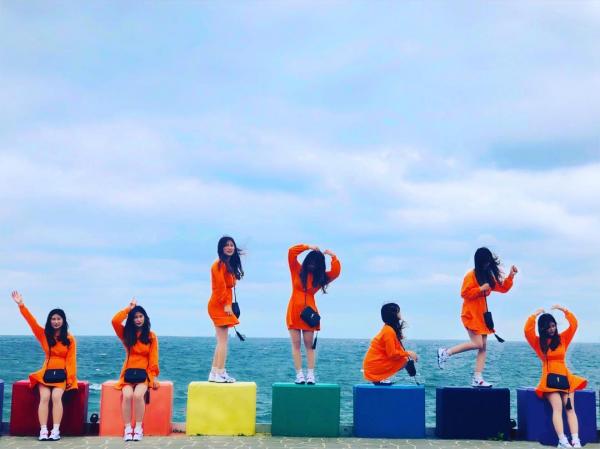 韓國爆紅打卡彩虹海岸道路 超治癒海景+七彩石壆畫面！