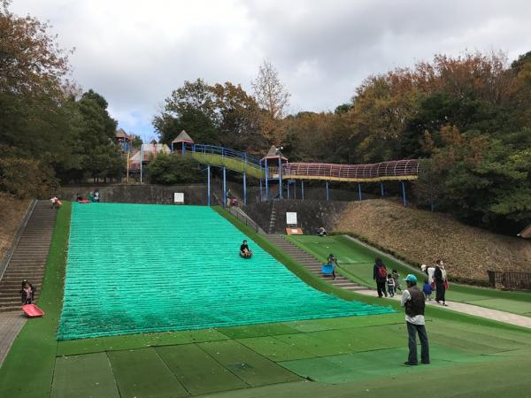 九州東平尾公園 20米滑草場/大型繩網陣/超長滾輪滑梯