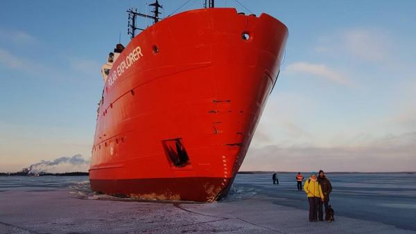 體驗芬蘭破冰船 於北極海域慢步、漂浮/觀賞北冰洋壯麗景觀