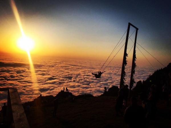 土耳其超夢幻天空韆鞦 海拔2700米觀看無窮雲海