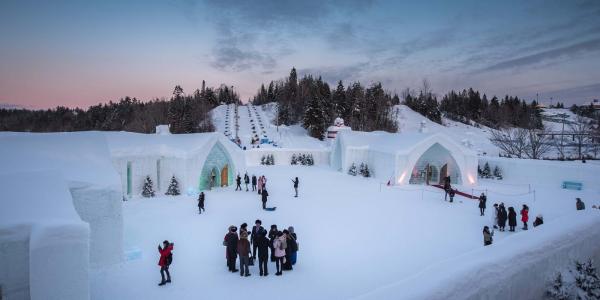 走進冰雪世界！加拿大夢幻冰屋酒店 小冰屋/冰酒吧/冰教堂