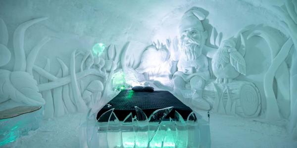 走進冰雪世界！加拿大夢幻冰屋酒店 小冰屋/冰酒吧/冰教堂