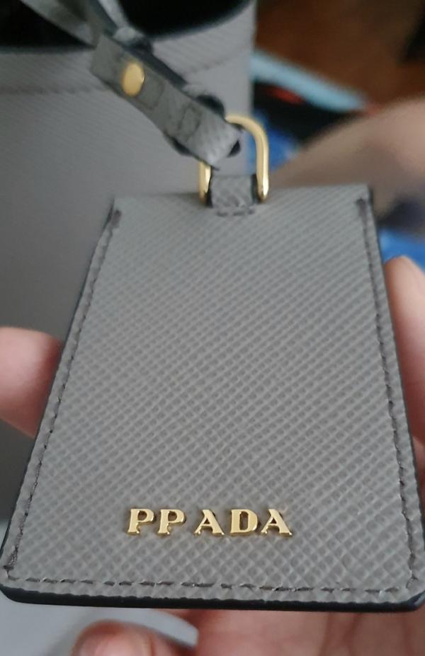 韓國網上免稅店買名牌袋 機場取貨拆開驚見PRADA變PPADA