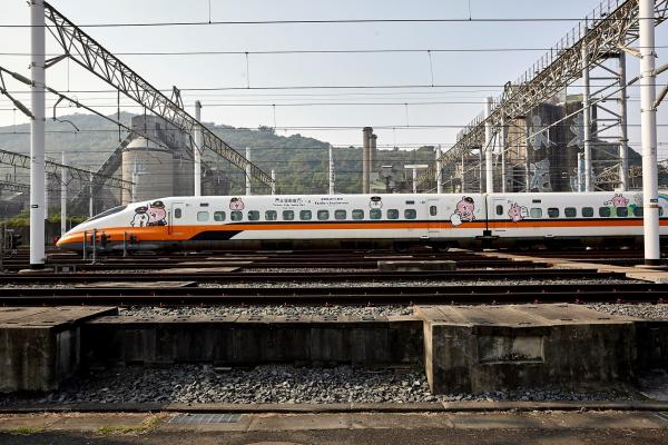 P助與粉紅兔兔陪你遊台！ 台灣高鐵推出期間限定彩繪列車