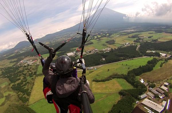 1000米高空玩滑翔傘望富士山！ 日本必試超離地刺激體驗