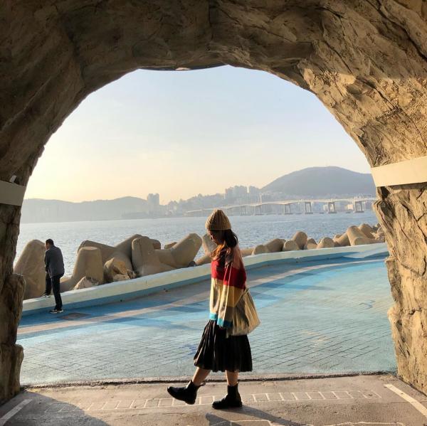釜山影島唯美打卡熱點 觀賞浪漫紅霞的海岸隧道！