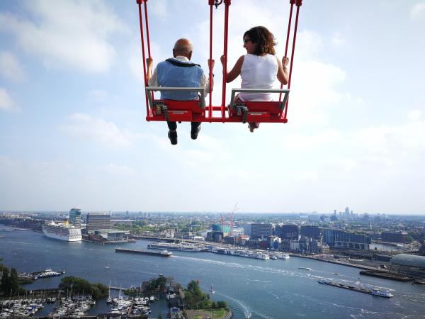 挑戰歐洲最高鞦韆Over the Edge 離地100米高空盪鞦韆飽覽阿姆斯特丹景色