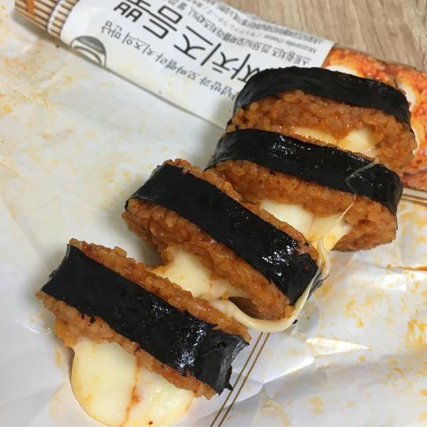 韓國便利店新推產品 重量級拉絲芝士飯卷！