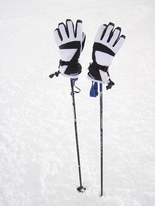 滑雪裝備新手選購貼士 揀滑雪手套、滑雪鏡、滑雪板注意事項