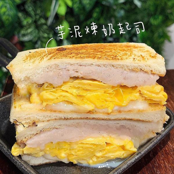 台北人氣MAMAS 鐵鍋早午餐 藍莓乳酪芝士三文治/特色芝士捲餅