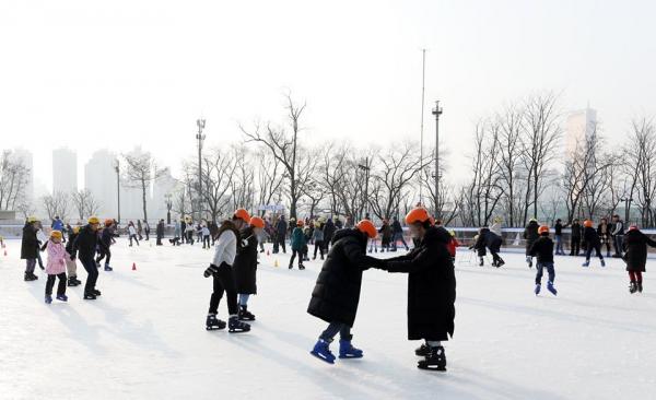 盤點首爾1月必去戶外溜冰場 鷺得島溜冰場