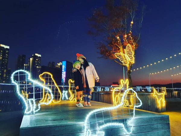 首爾三光島燈節夢幻展開 漢江夜景浪漫體驗！