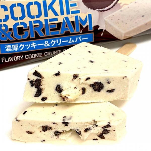 日本Family Mart新出Cookies&Cream雪條 香濃雲呢拿味配粒粒曲奇餅碎口感