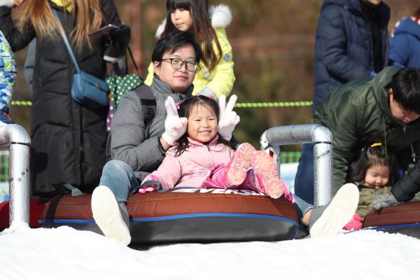 釜山家庭遊必玩雪撬滑行體驗 冬日限定開放100米雪道！ 金海伽倻主題公園 