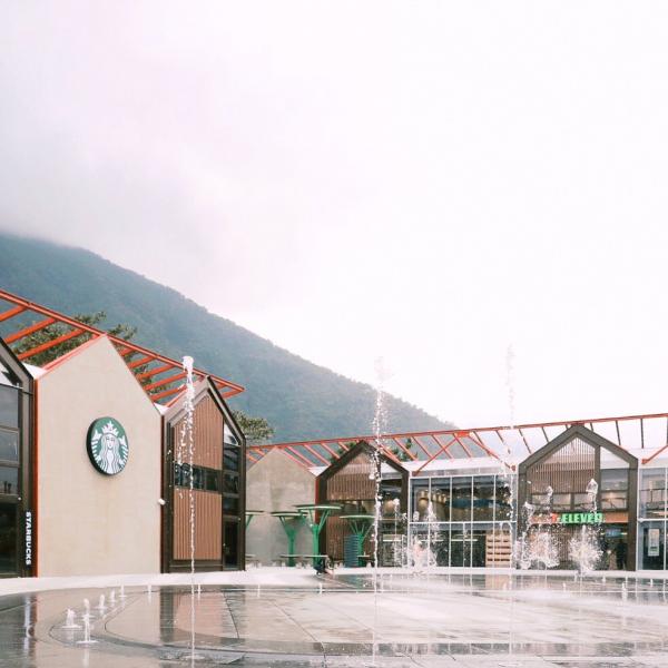花蓮新景點「台泥DAKA」開幕 玻璃屋Starbucks/原住民市集/水泥手作坊