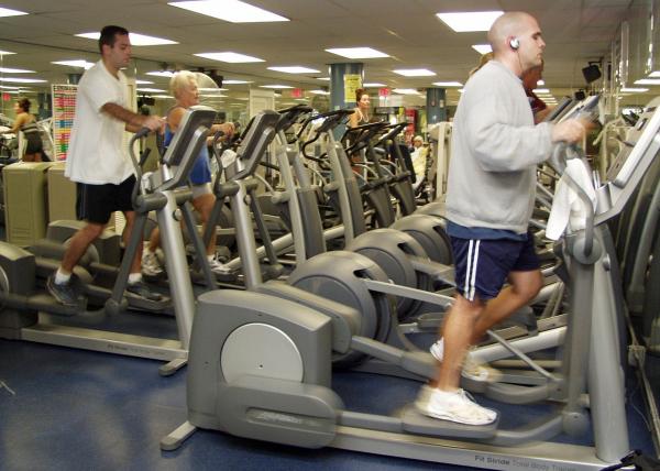 2. 推薦運動設施：如果你的酒店無健身房或沒有你想要的健身器材，你可以透過酒店職員得知酒店附近的健身房地址。