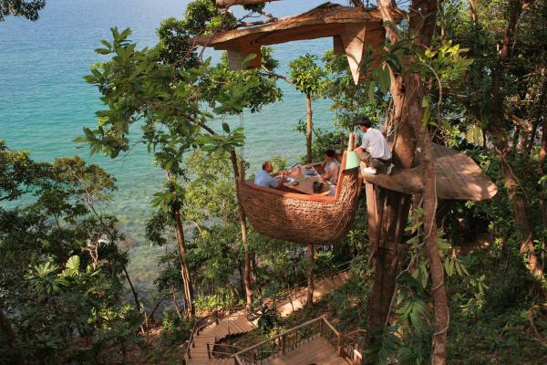 泰國庫德島樹屋餐廳「Treepod Dining」 享受無敵海景＋Zip-line送餐服務