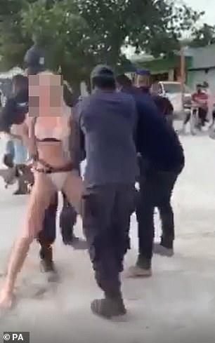 英女穿比堅尼闖馬爾代夫民居被控衣著不當 三警強抓拘留 女大叫：被性侵！