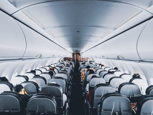 坐走廊位或增加感染風險 《國家地理雜誌》拆解飛機安全座位