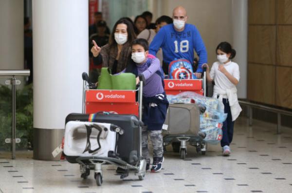 英美研究指機場檢疫會錯過3分2患病遊客 學者：應考慮如何減輕大流行帶來的禍害