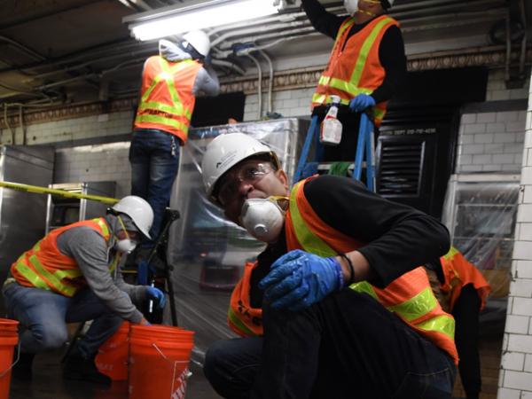紐約地鐵禁止員工戴口罩上班 部門主管：戴口罩會引起乘客恐慌