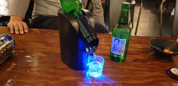 韓國網上火紅自動斟酒機