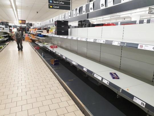 當值48小時後見超市貨架被清空 英國CCU護士哭求市民停止搶購