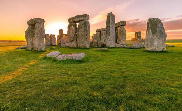 8. 英國巨石陣（Stonehenge）