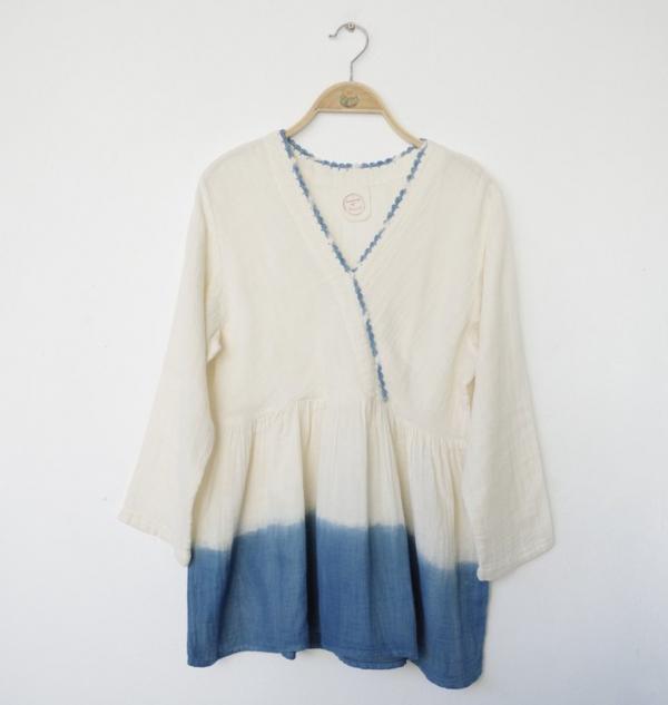 Y blouse / indigo dip dye with hand-crochet HKD 4.5